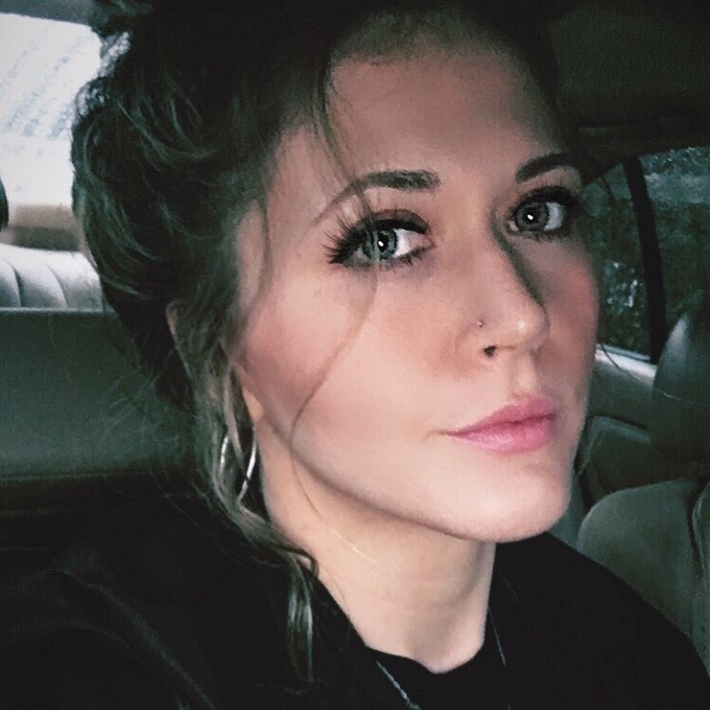 Meet your Posher, Leah